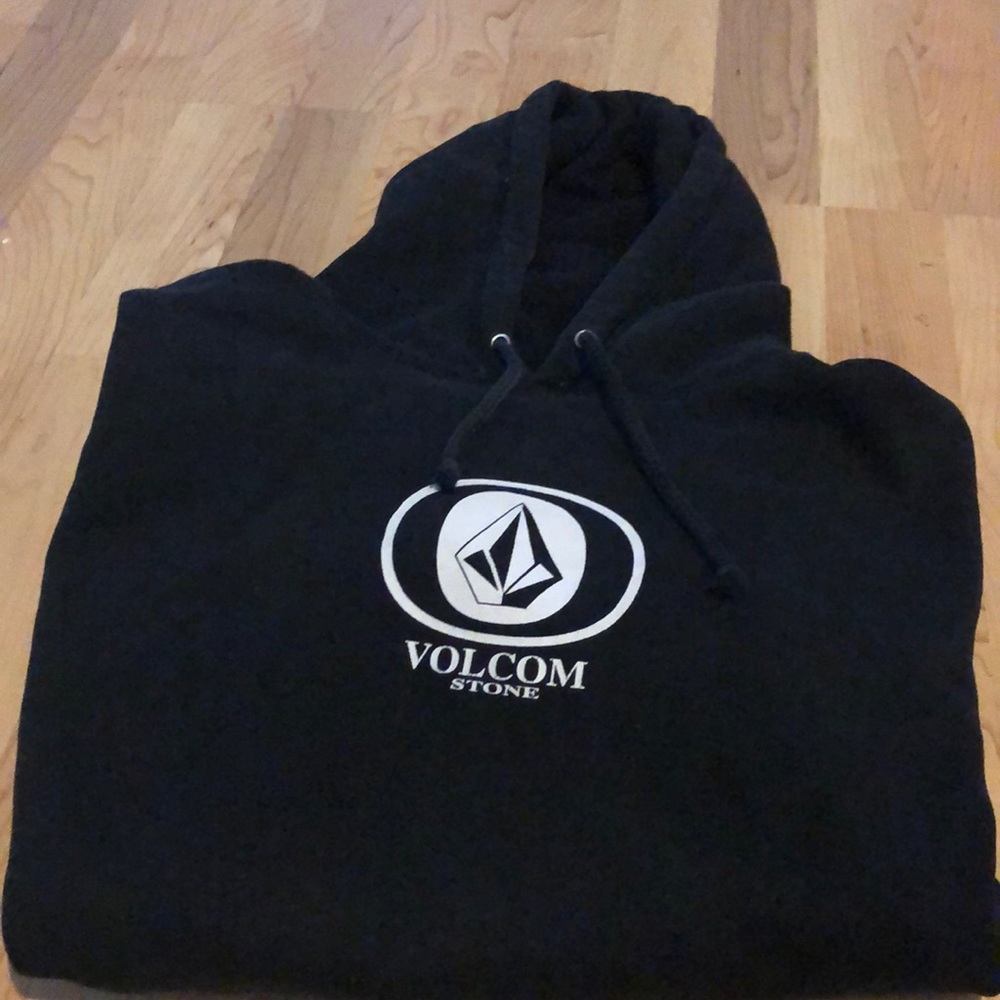 Volcom hoodie size medium
